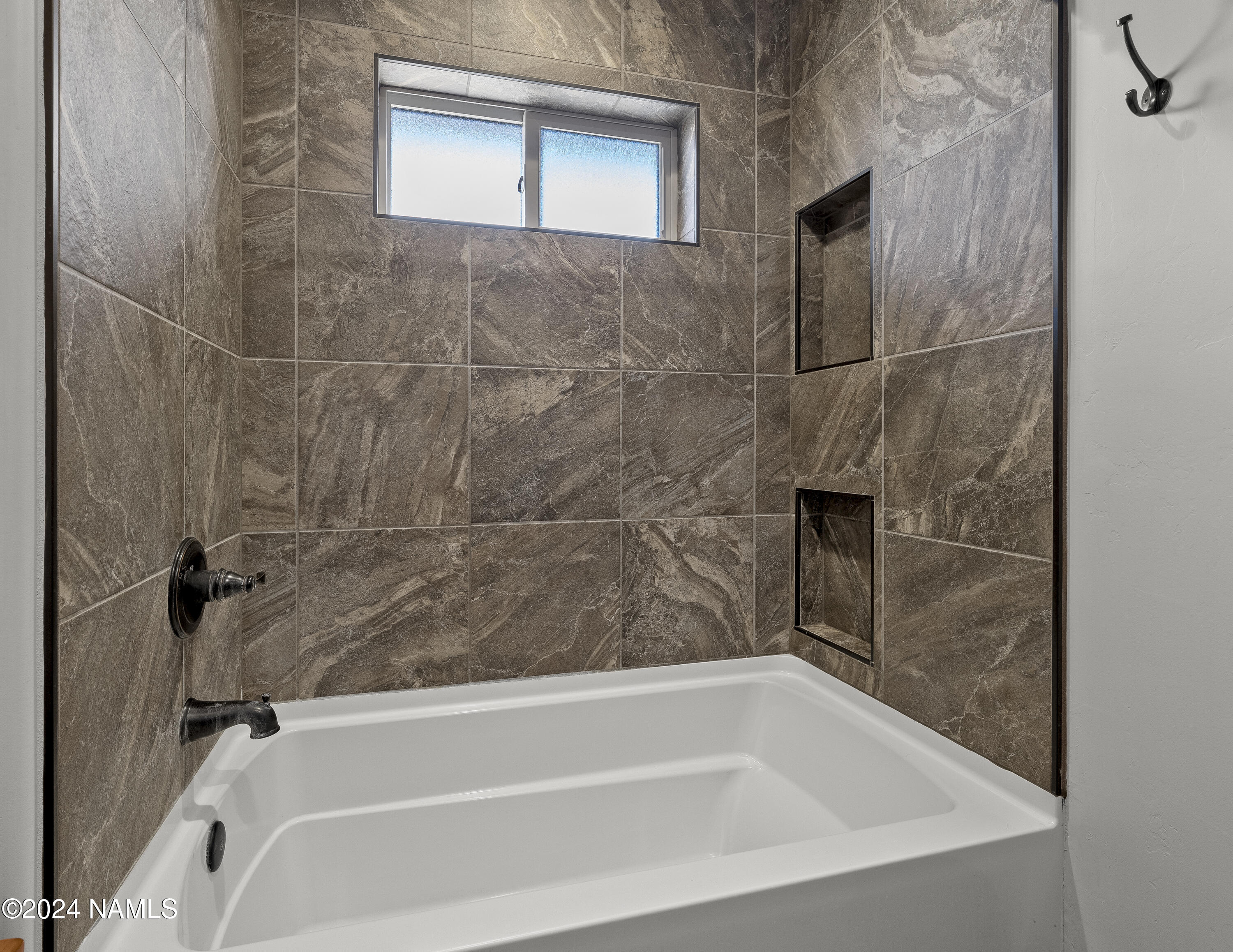 5268 Pabst Way Flagstaff, AZ 86004 - Photo 34 of 55 Upstairs Hall Bathroom