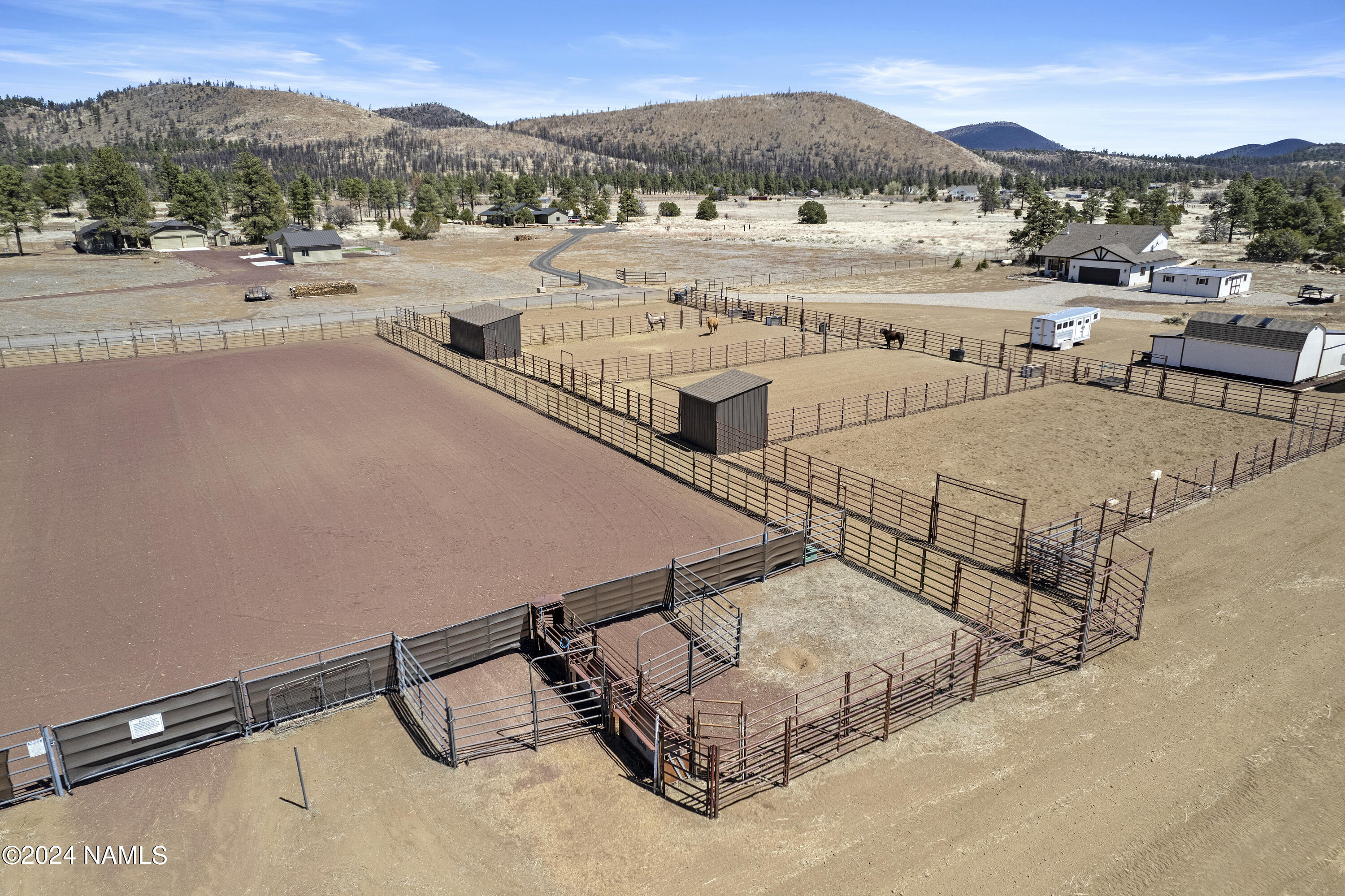 5268 Pabst Way Flagstaff, AZ 86004 - Photo 4 of 55 Fencing all stays