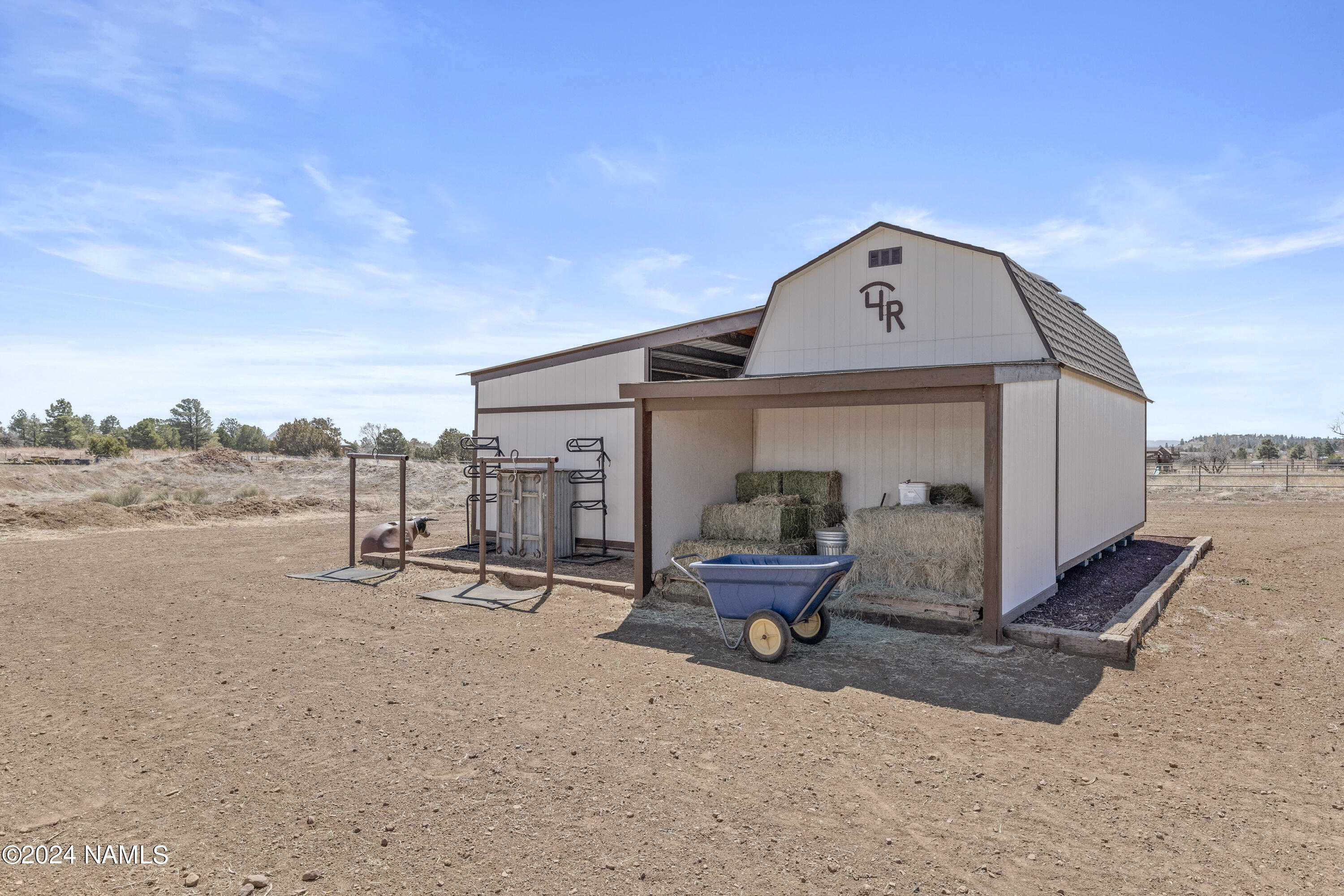 5268 Pabst Way Flagstaff, AZ 86004 - Photo 42 of 55 10x12 Hay Barn and 2 vehicle carport