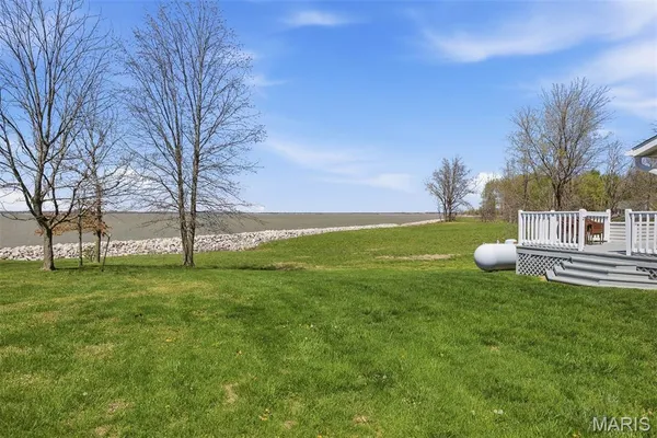 $350,000 | 38 Harbor Drive, Carlyle, IL 62231