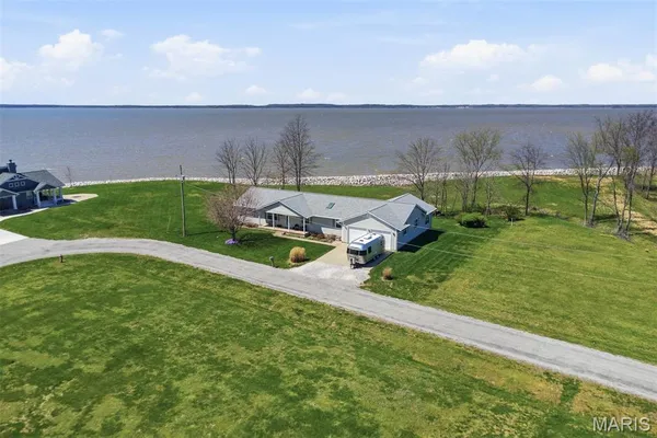 $350,000 | 38 Harbor Drive, Carlyle, IL 62231