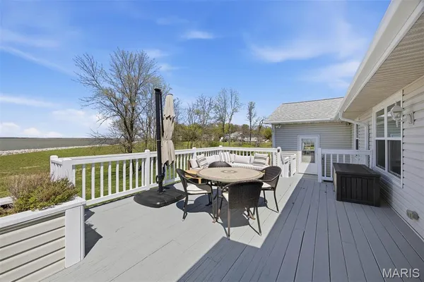 $350,000 | 38 Harbor Drive, Carlyle, IL 62231