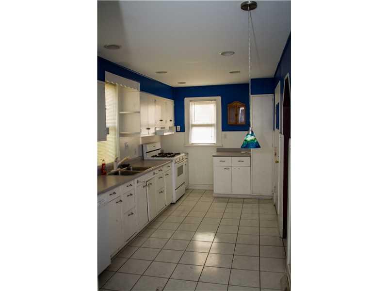 88 Oakwood Road Pittsburgh, PA 15205 - Photo 4 of 23 Kitchen.