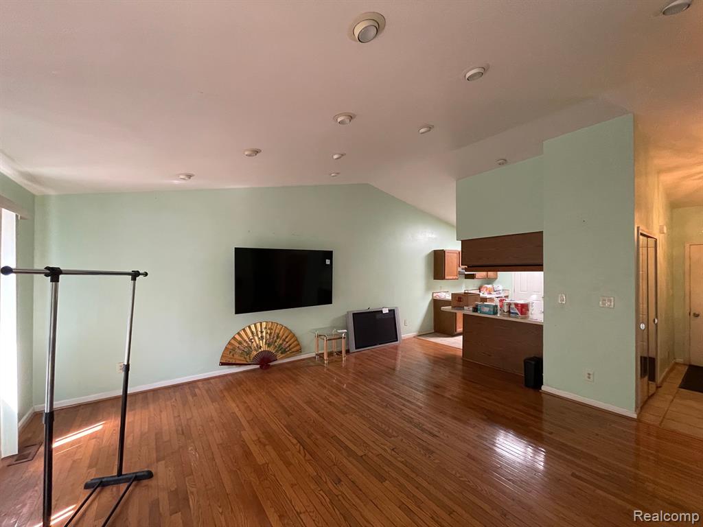 29721 Farmington Road Farmington Hills, MI 48331 - Photo 6 of 40