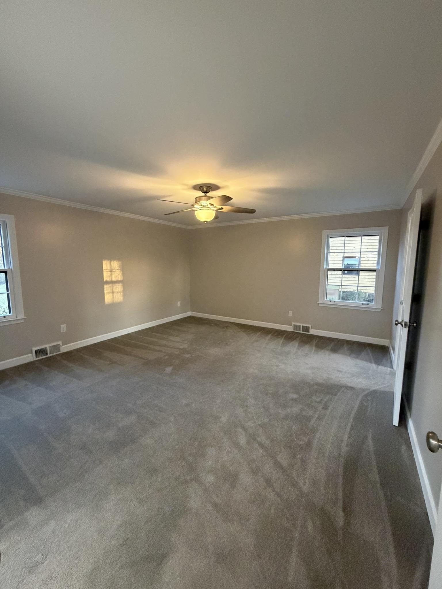 2960 South Germantown Road Germantown, TN 38138 - Photo 17 of 36 an empty room with windows