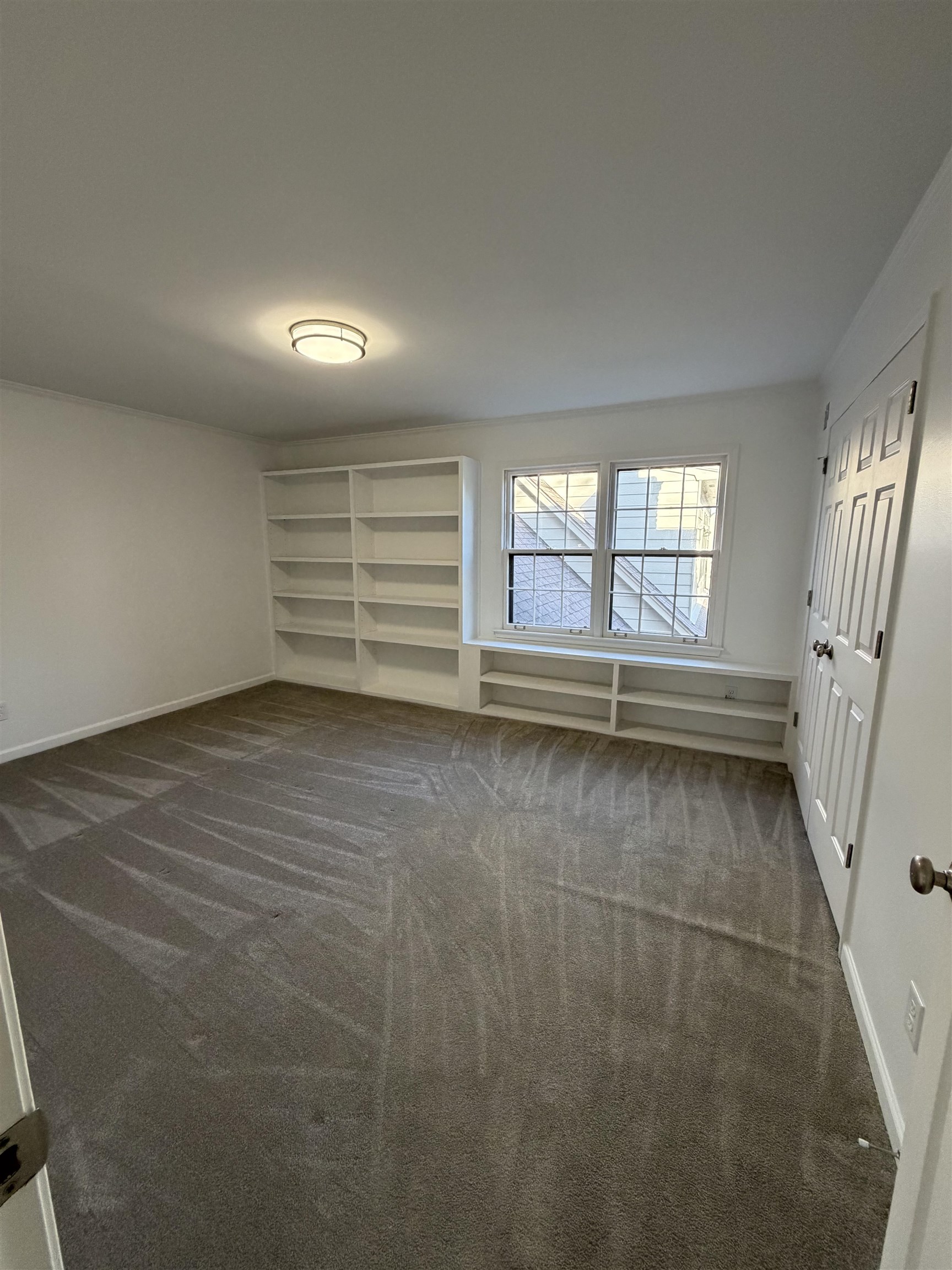 2960 South Germantown Road Germantown, TN 38138 - Photo 29 of 36 en empty room with windows