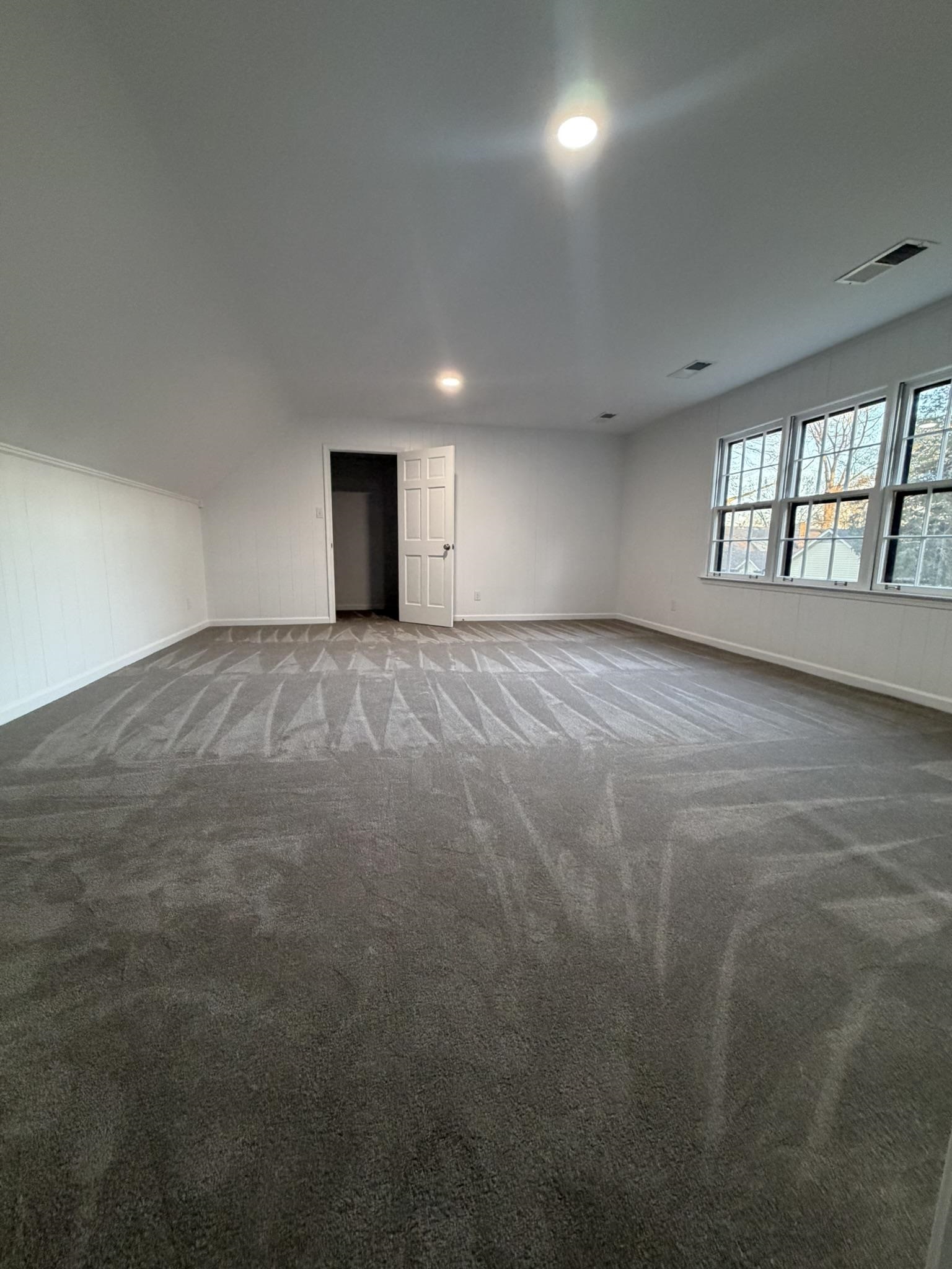 2960 South Germantown Road Germantown, TN 38138 - Photo 32 of 36 an empty room with windows