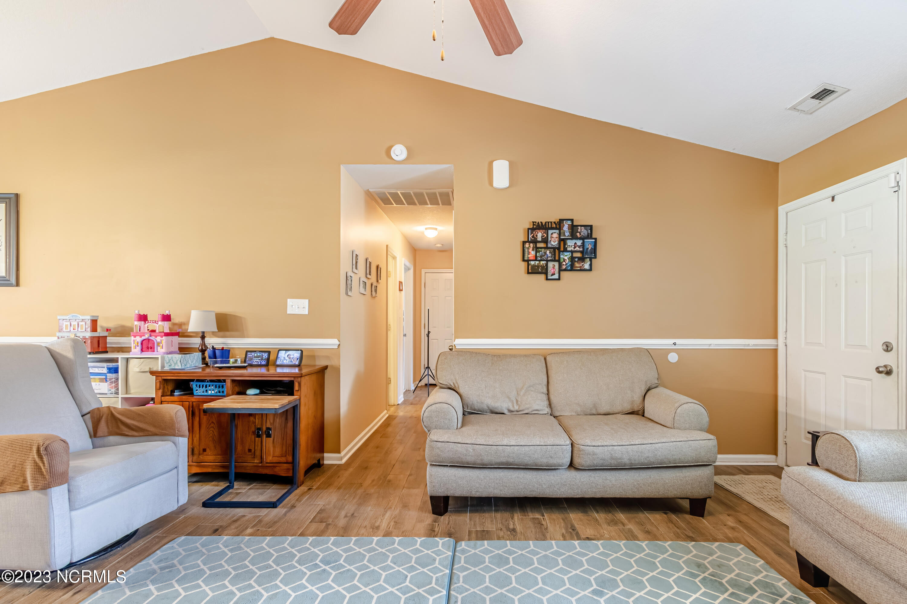 1428 Haws Run Road Maple Hill, NC 28454 - Photo 9 of 55 Living room