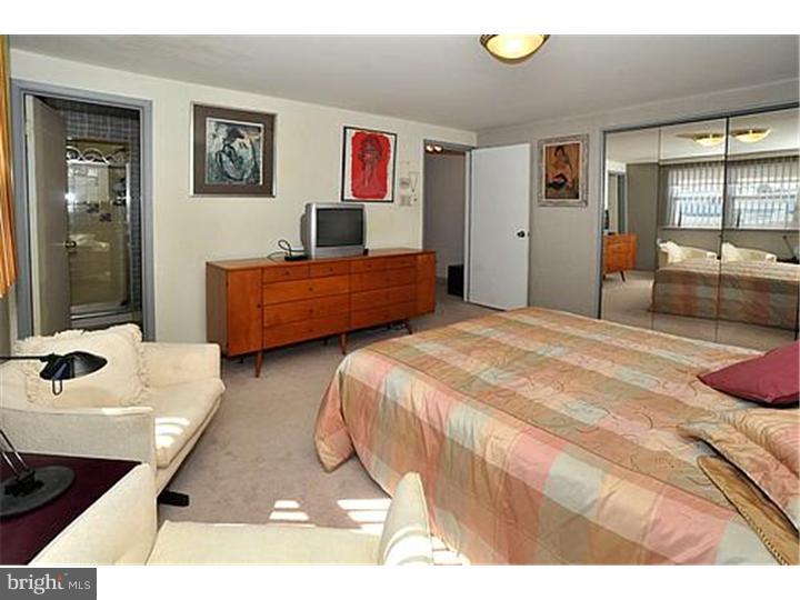 9729 Glenhope Road Philadelphia, PA 19115 - Photo 11 of 17