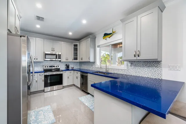 $3,095,000 | 821 Bonito Lane, Key Largo, FL 33037