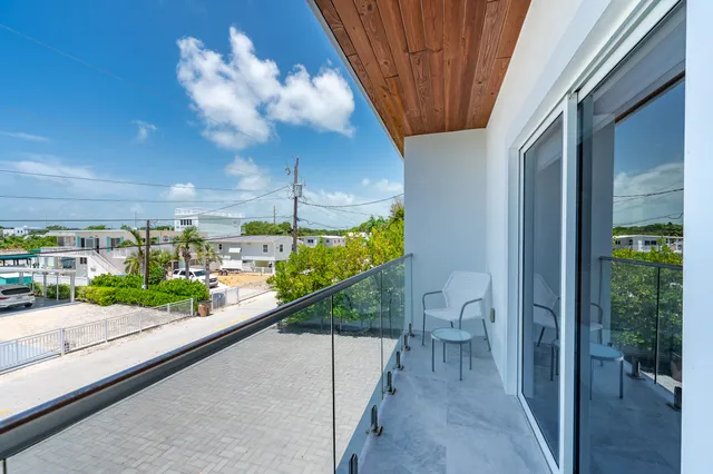 $3,095,000 | 821 Bonito Lane, Key Largo, FL 33037