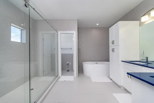 $3,095,000 | 821 Bonito Lane, Key Largo, FL 33037