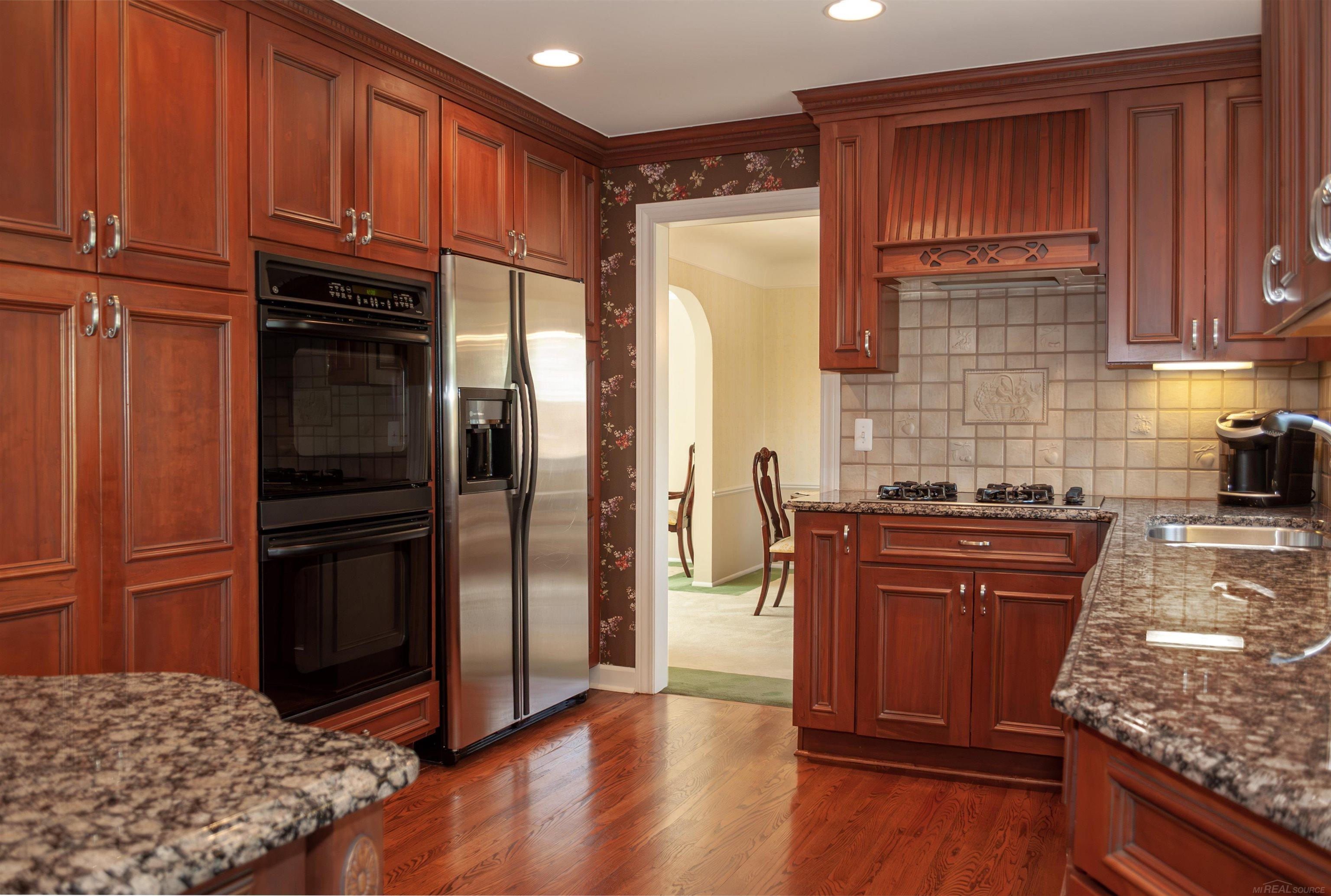 1010 Canterbury Road Grosse Pointe, MI 48236 - Photo 16 of 65 50108159-15.JPG