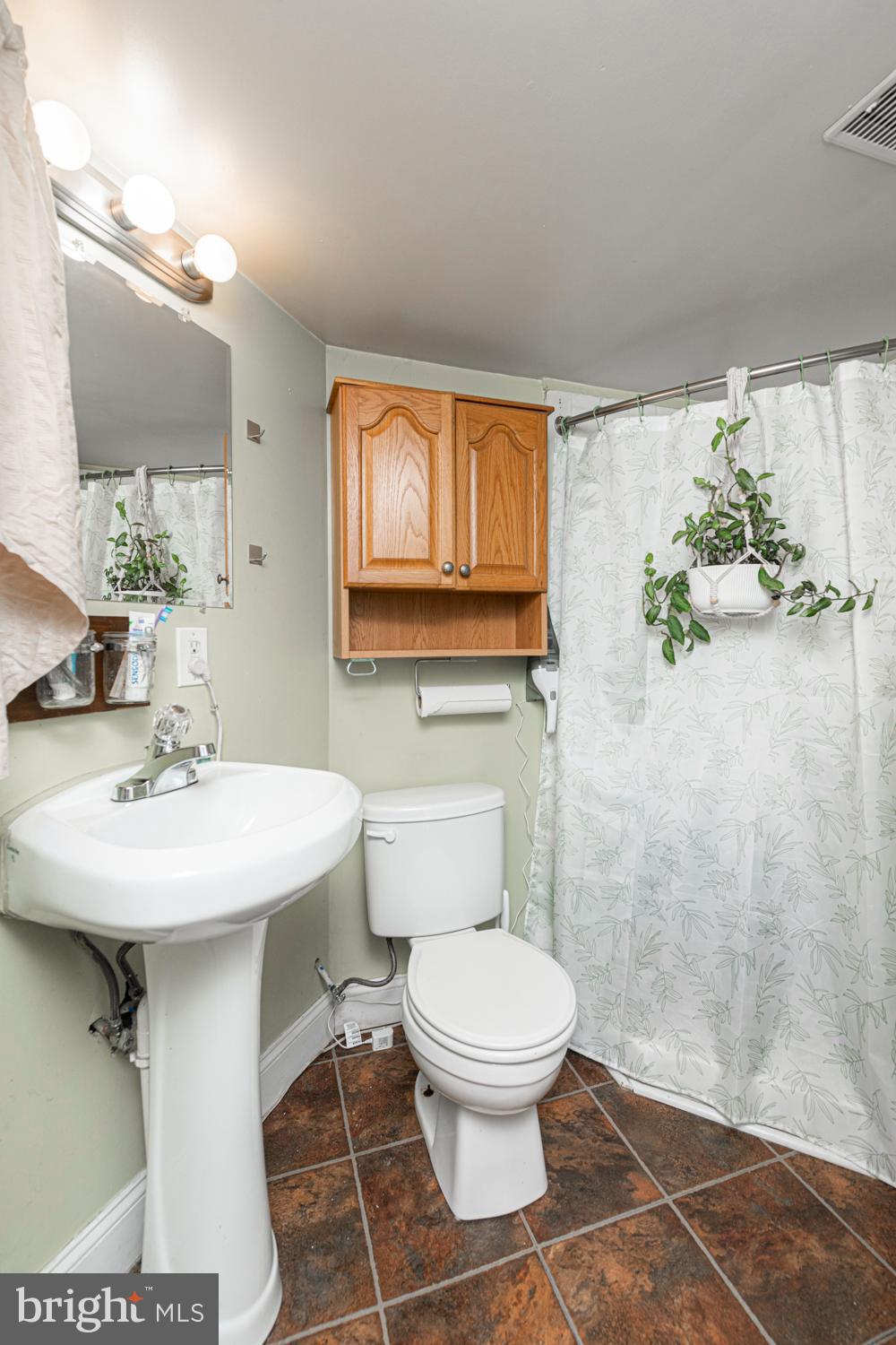 810 Latshaw Road Spring City, PA 19475 - Photo 12 of 27