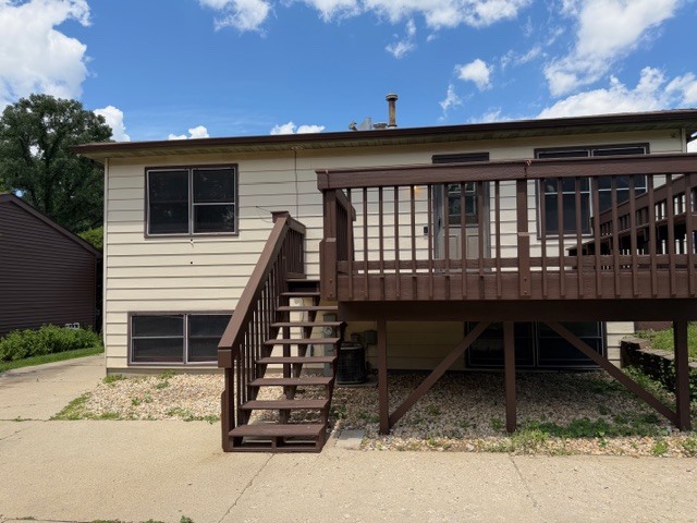907 Houston Avenue Elgin, IL 60120 - Photo 7 of 18