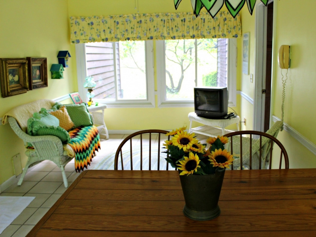 600 Williams Lane Butler, TN 37640 - Photo 35 of 36 Sunroom