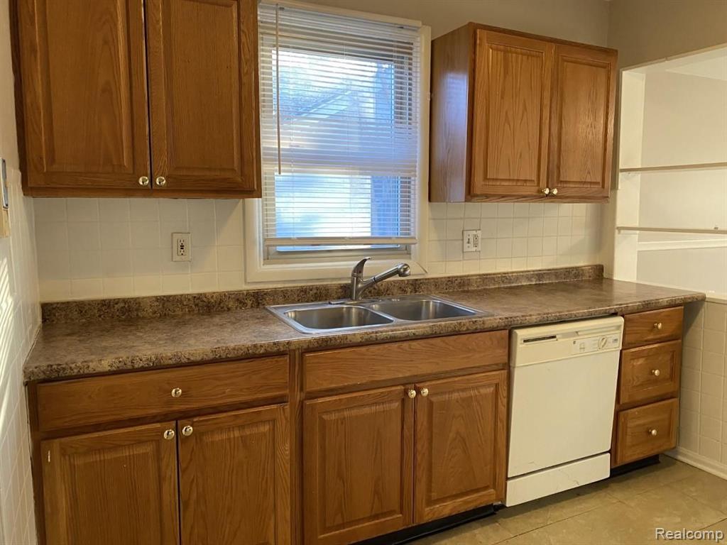 2139 Romeo Street Ferndale, MI 48220 - Photo 7 of 13