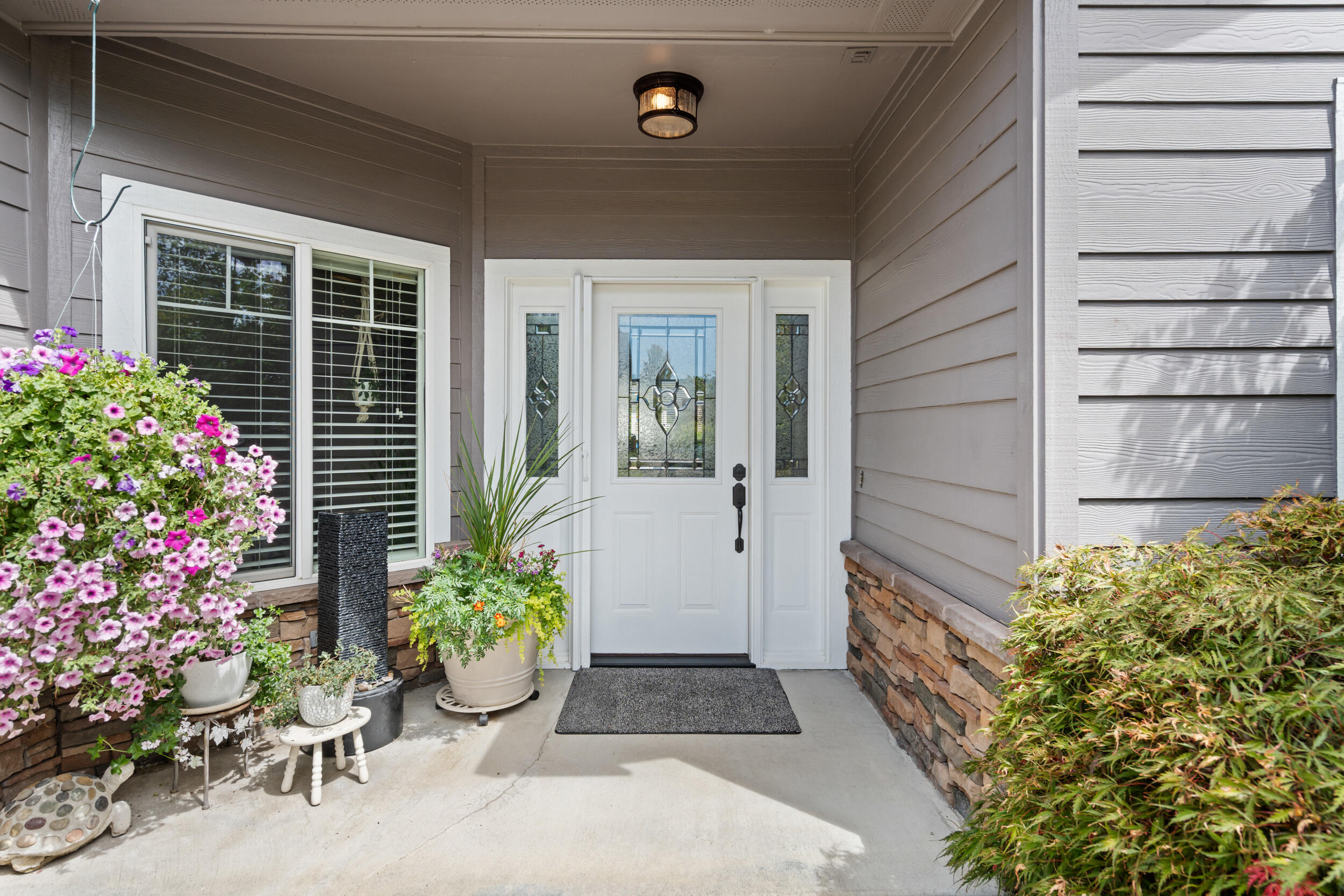 115 Sandridge Way Eagle Point, OR 97524 - Photo 10 of 36 _115 Sandridge Way_ Eagle Point-27
