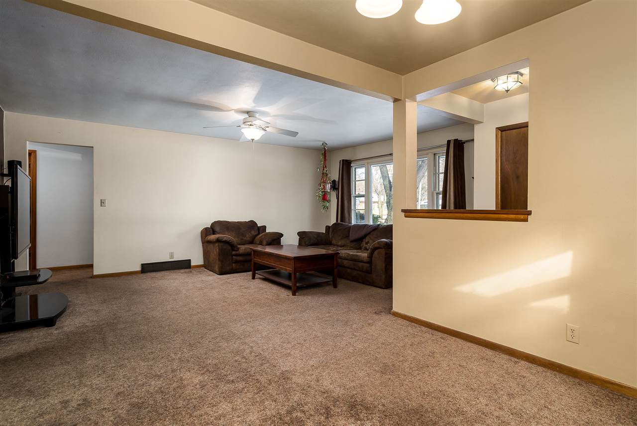 2527 Wisconsin Road Rockford, IL 61108 - Photo 12 of 25 Gallery Image 12