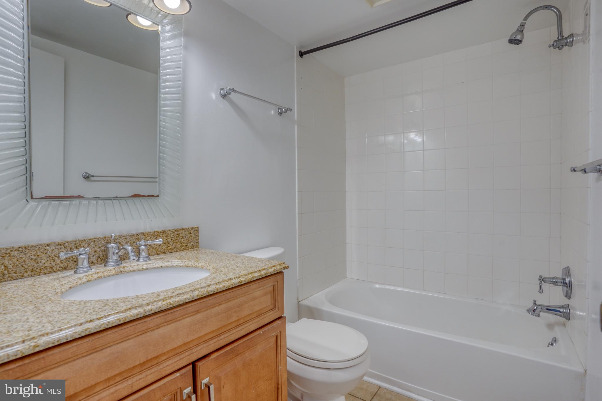 13908 North Ocean Road, Unit 8C Ocean City, MD 21842 - Photo 15 of 36 Primary Bathroom