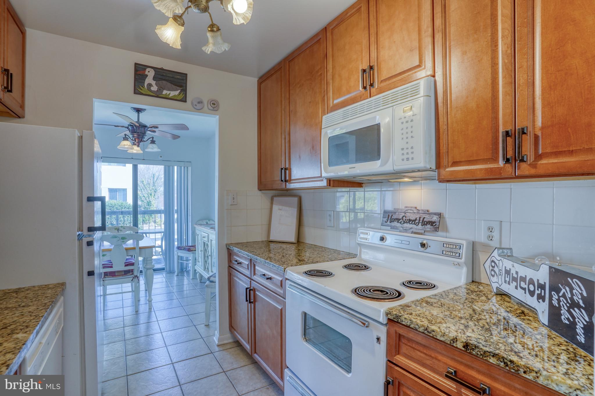 13908 North Ocean Road, Unit 8C Ocean City, MD 21842 - Photo 10 of 36 Granite Kitchen
