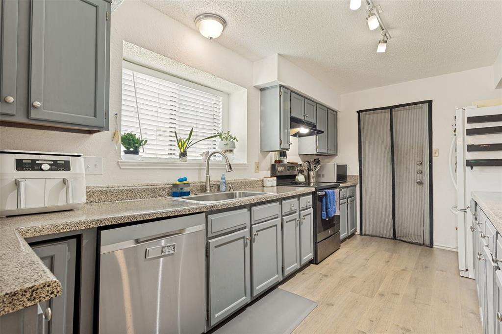 106 East Apollo Road Garland, TX 75040 - Photo 12 of 25
