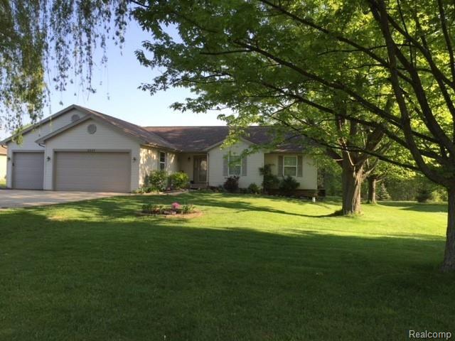 2220 West Thompson Road Fenton, MI 48430 - Photo 1 of 28 IMG_3085.JPG