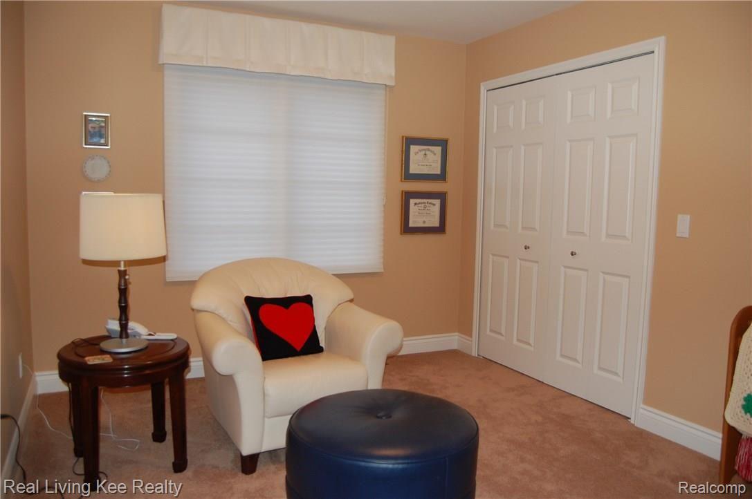 305 Taylor Avenue Rochester, MI 48307 - Photo 24 of 55 SECOND BEDROOM SITTING AREA
