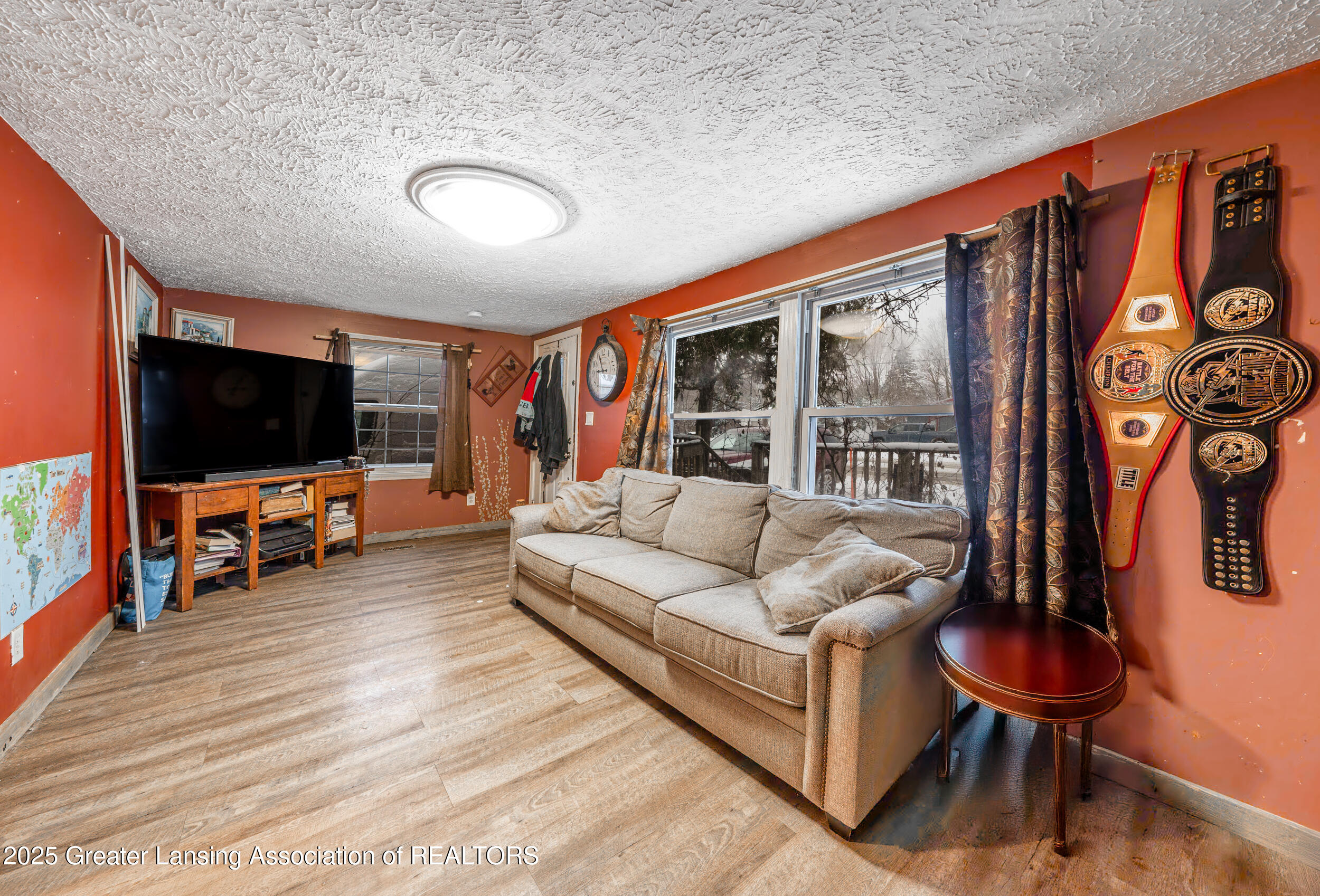 6849 North Aurelius Road Lansing, MI 48911 - Photo 2 of 19 Living Room