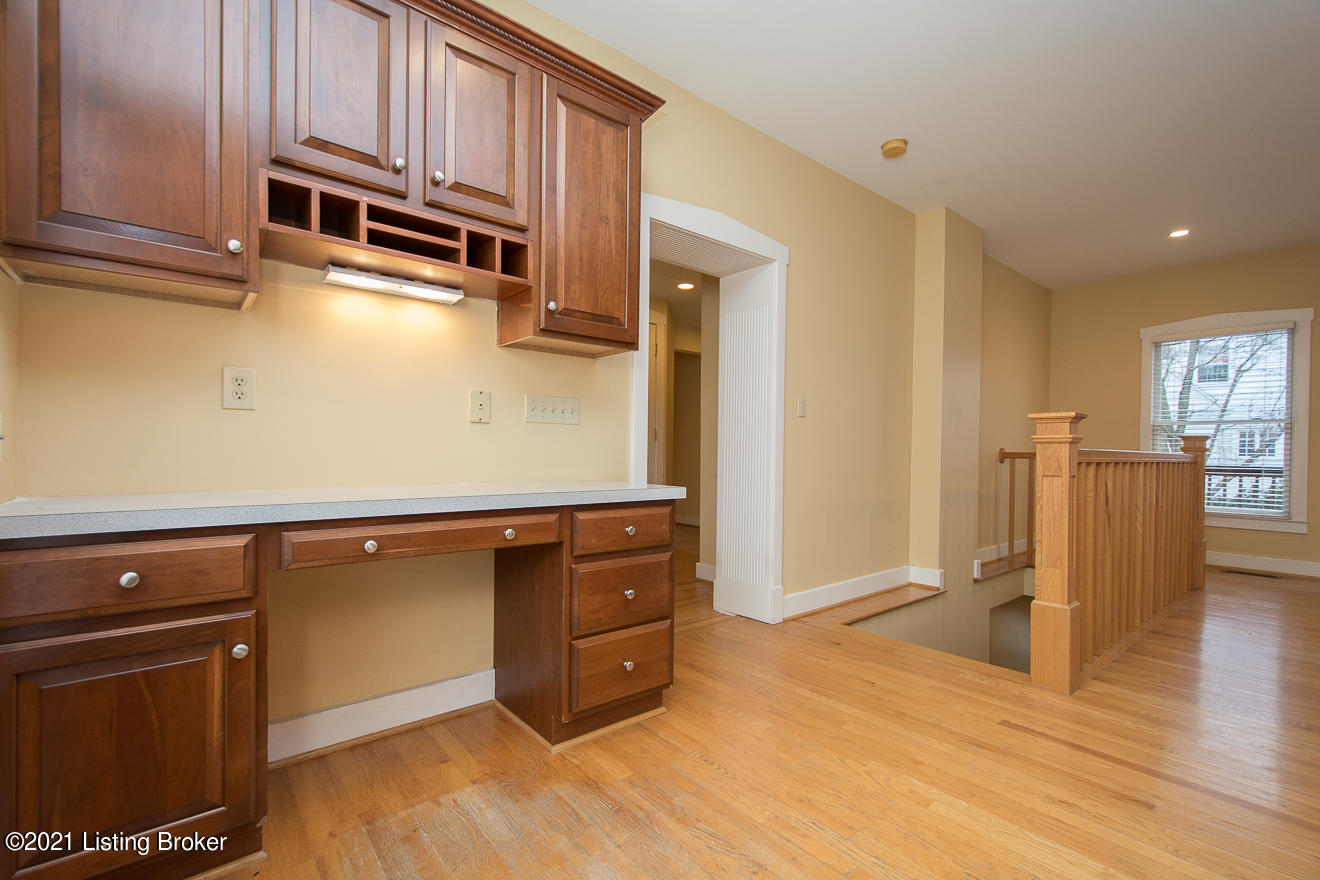 2135 Edgehill Road Louisville, KY 40205 - Photo 12 of 34 Kitchen