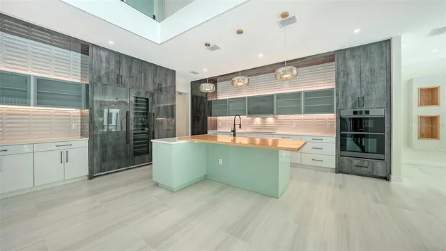 $4,750,000 | 1607 Flower Drive, Sarasota, FL 34239