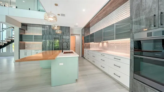 $4,750,000 | 1607 Flower Drive, Sarasota, FL 34239