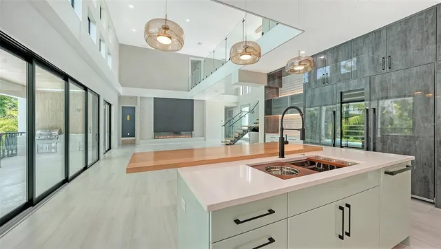 $4,750,000 | 1607 Flower Drive, Sarasota, FL 34239