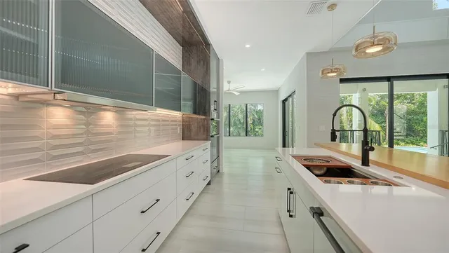 $4,750,000 | 1607 Flower Drive, Sarasota, FL 34239