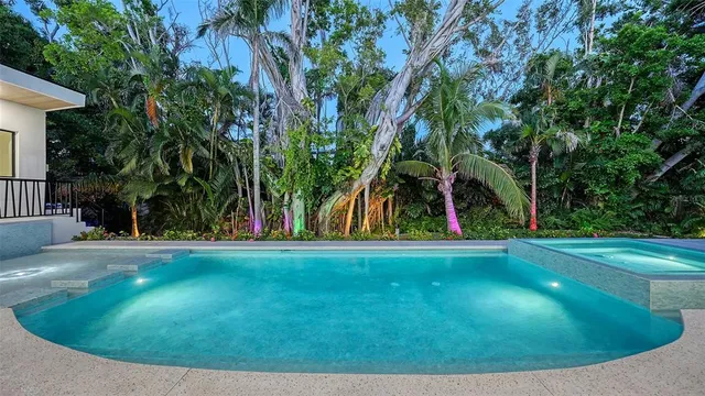 $4,750,000 | 1607 Flower Drive, Sarasota, FL 34239
