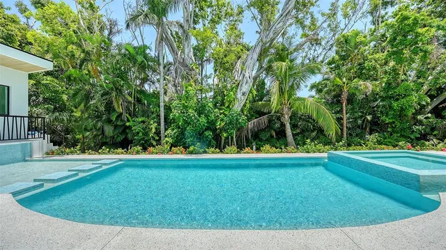 $4,750,000 | 1607 Flower Drive, Sarasota, FL 34239