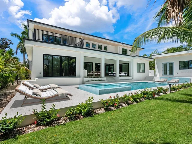 $4,750,000 | 1607 Flower Drive, Sarasota, FL 34239