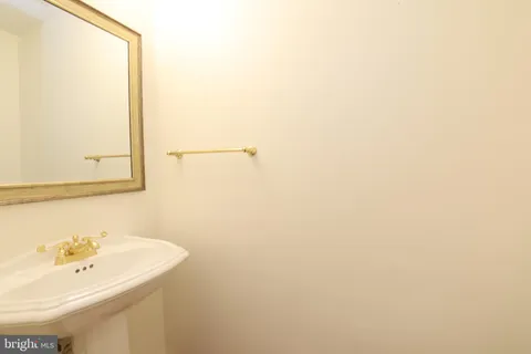$3,100 | 2184 Pond View Court, Reston, VA 20191
