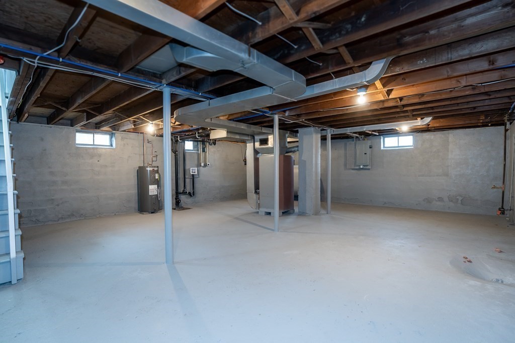 152 Shady Brook Lane Springfield, MA 01118 - Photo 18 of 26 a view of empty room