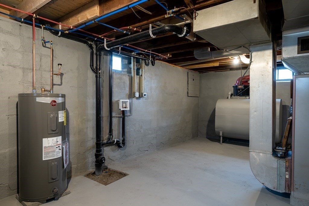 152 Shady Brook Lane Springfield, MA 01118 - Photo 20 of 26 a view of water heater room