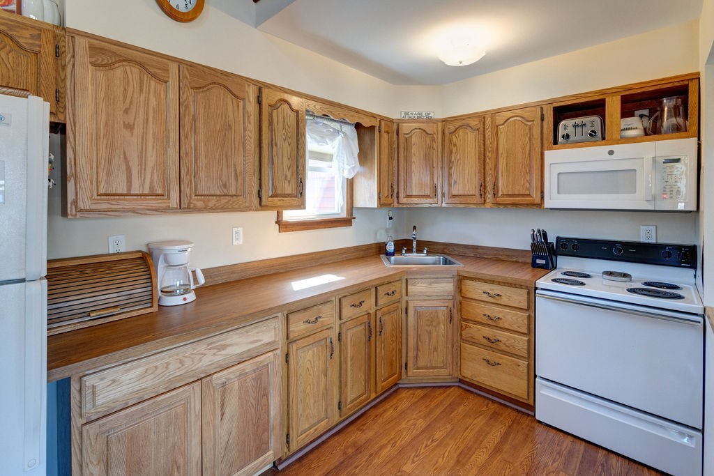 359 Squire Hill Road Roxbury, NY 12474 - Photo 9 of 44