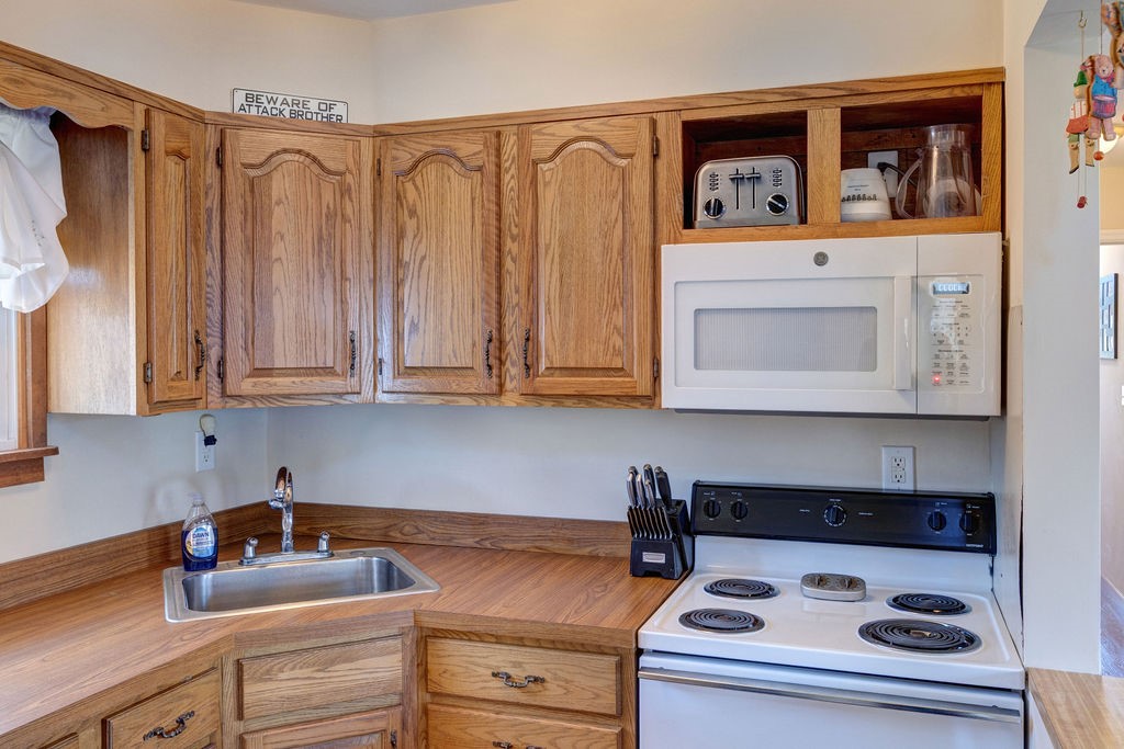 359 Squire Hill Road Roxbury, NY 12474 - Photo 10 of 44