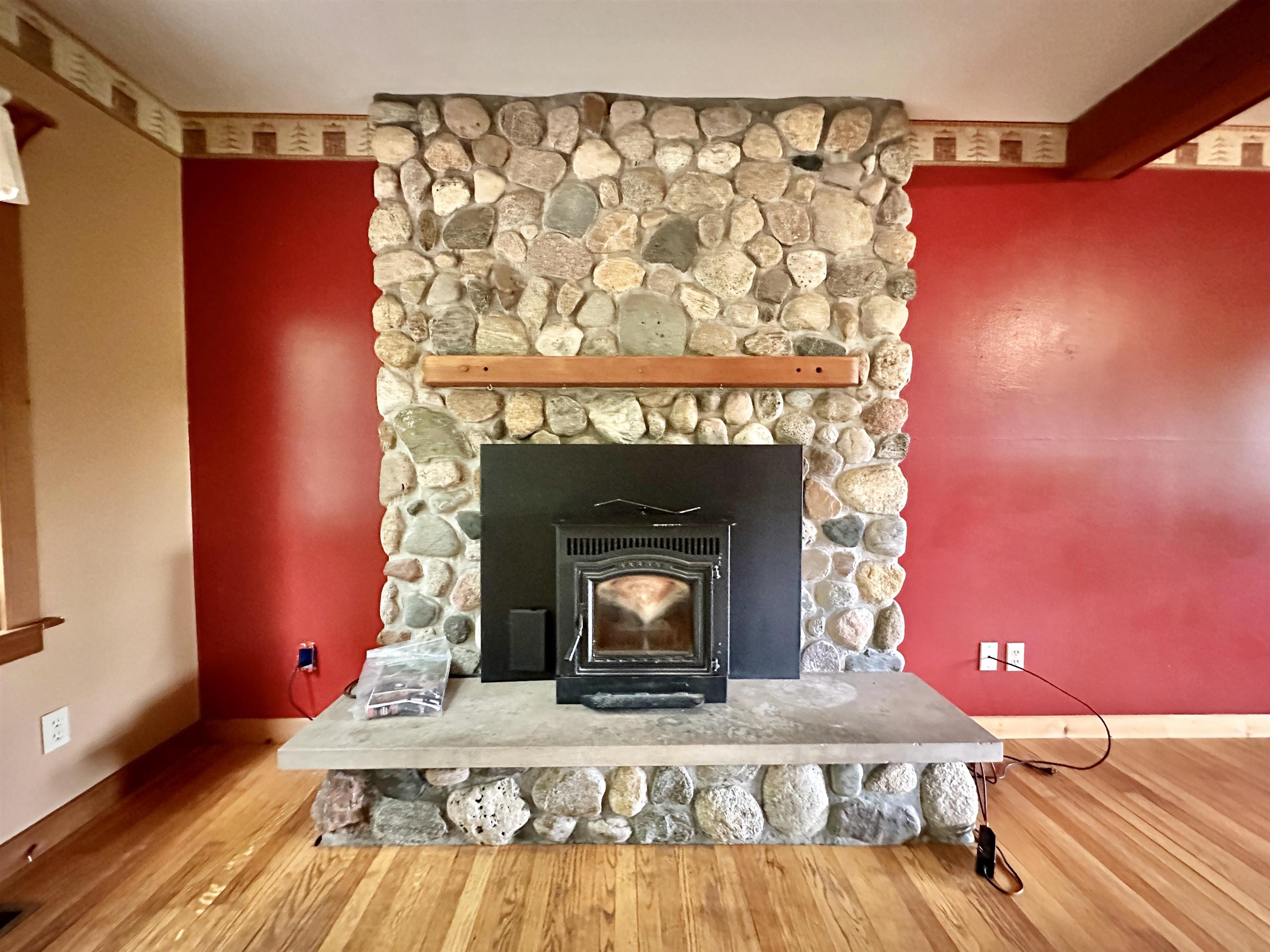 3150 South Maple Valley Road Suttons Bay, MI 49682 - Photo 18 of 54 1916451-17.JPG