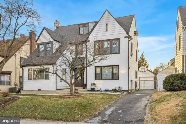 $549,900 | 842 Alexander Avenue, Drexel Hill, PA 19026