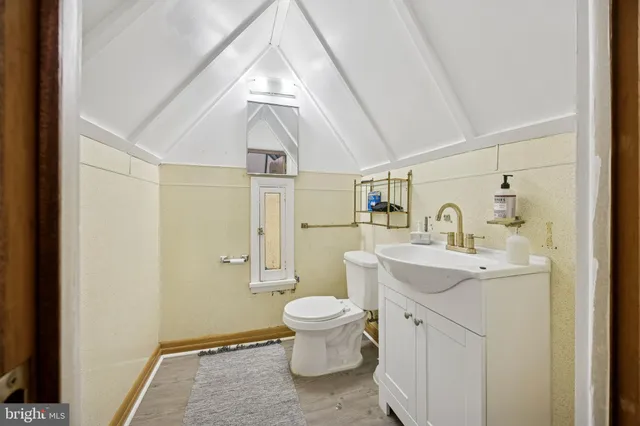 $549,900 | 842 Alexander Avenue, Drexel Hill, PA 19026