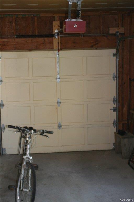 1358 Crescent Lane Rochester, MI 48306 - Photo 13 of 13 1 car garage