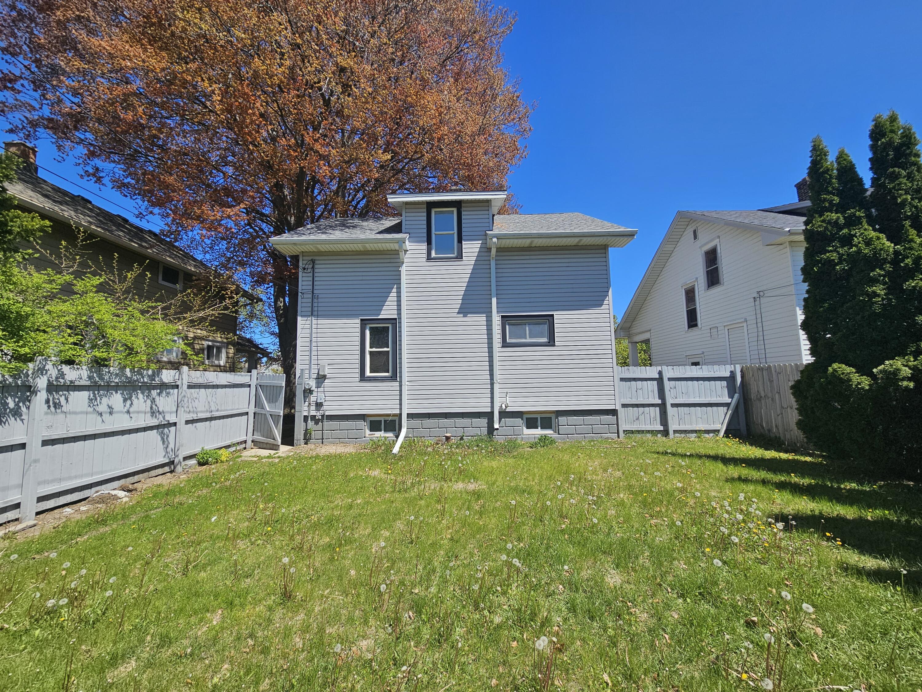 1324 Hayes Avenue Racine, WI 53405 - Photo 15 of 19 1000074912