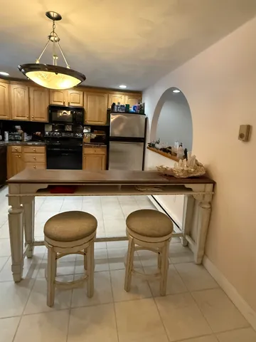 $2,500 | 8 Maylane Drive, Salem, NH 03079