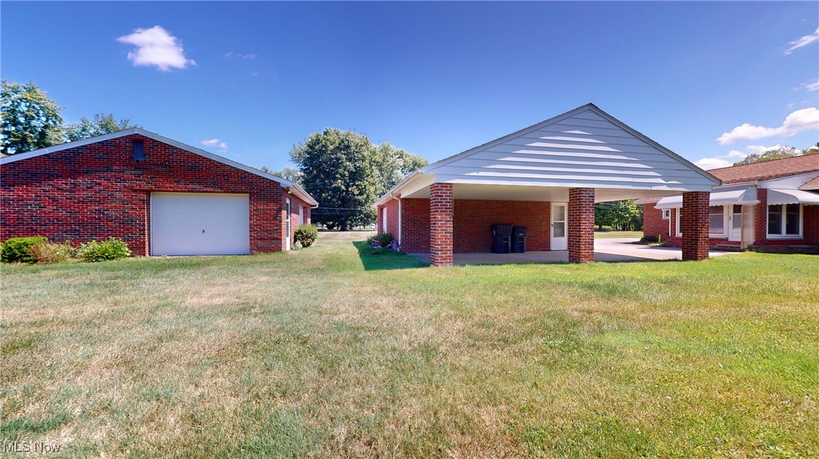 34615 Pettibone Road Solon, OH 44139 - Photo 6 of 40 View of yard