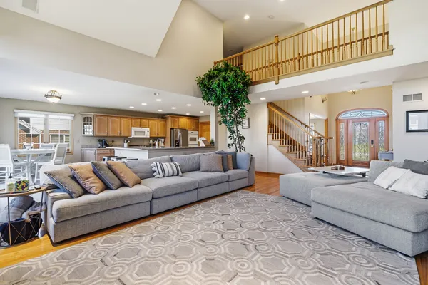 $695,000 | 11924 195th Street, Mokena, IL 60448